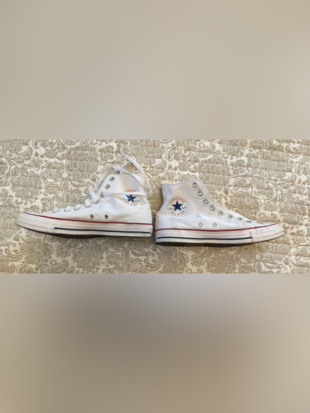 Converse All Star Sneakers White w Red & Blue trim, Women’s 8.5/Men’s 6.5, GUC